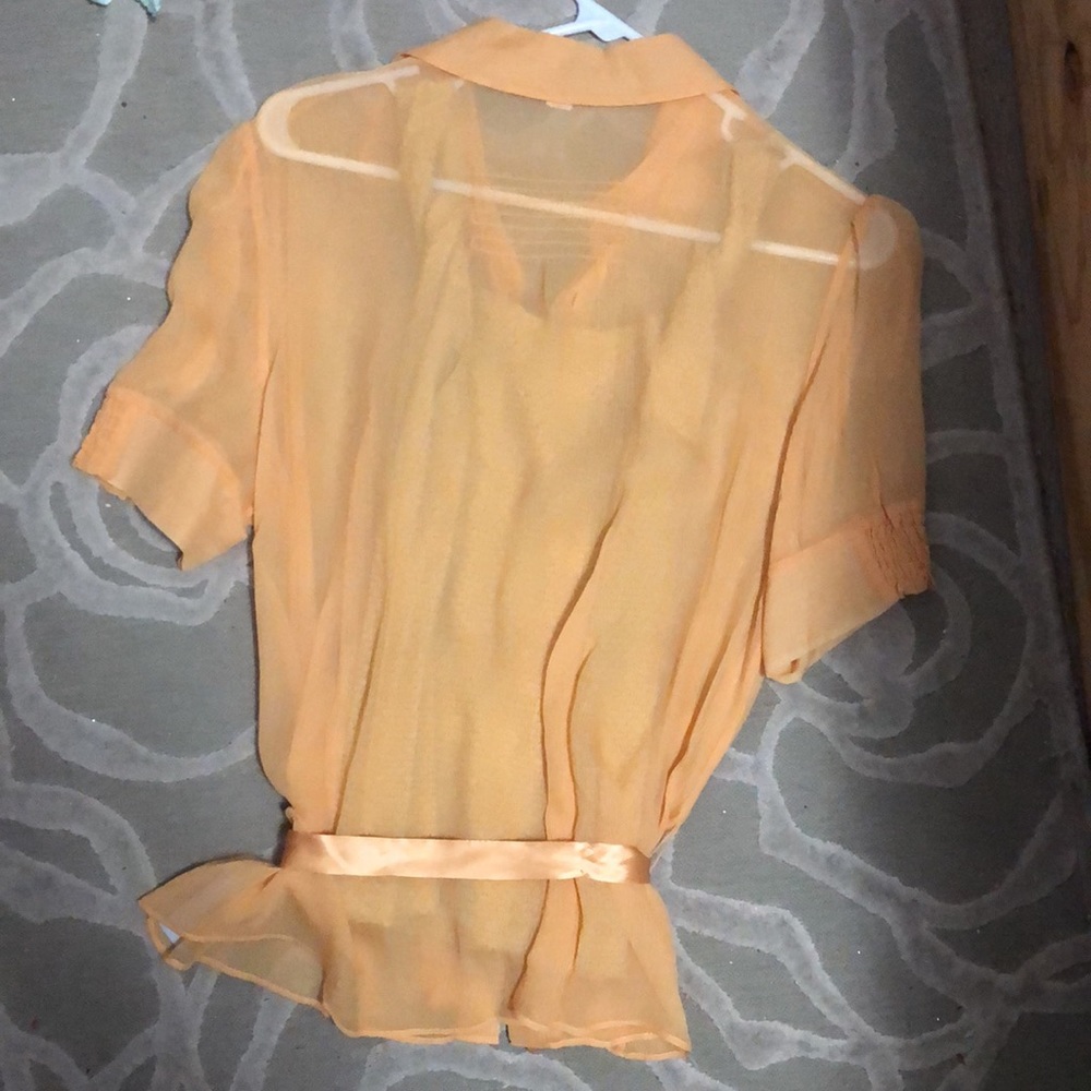 NWOT🌷BANANA REPUBLIC🌷Gold silk sheer short sleeve blouse - Picture 2 of 4